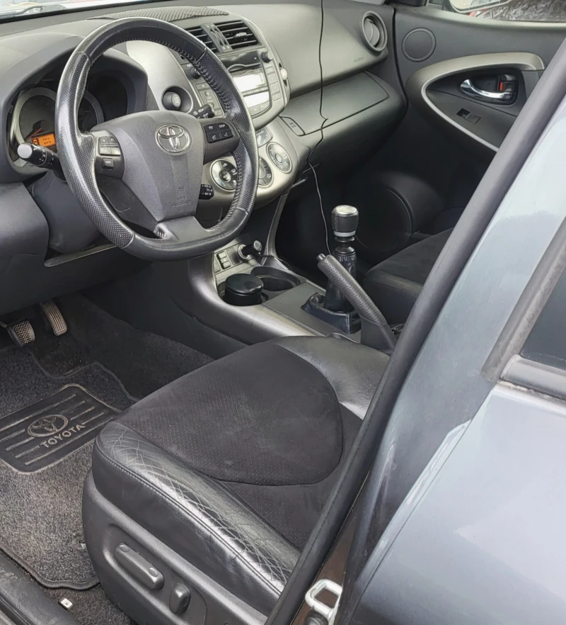 Toyota Rav4 2.2 D-4D 4x4 150к.с. euro 5 , снимка 6 - Автомобили и джипове - 49250723