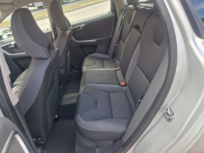 Volvo XC60 2.4D 181HP.4x4 SUMUM ITALIA, снимка 9 - Автомобили и джипове - 52261731