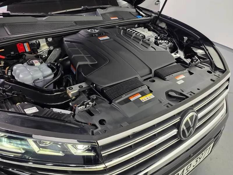 VW Touareg 3.0 TDI PRESTIGE, снимка 6 - Автомобили и джипове - 55006545
