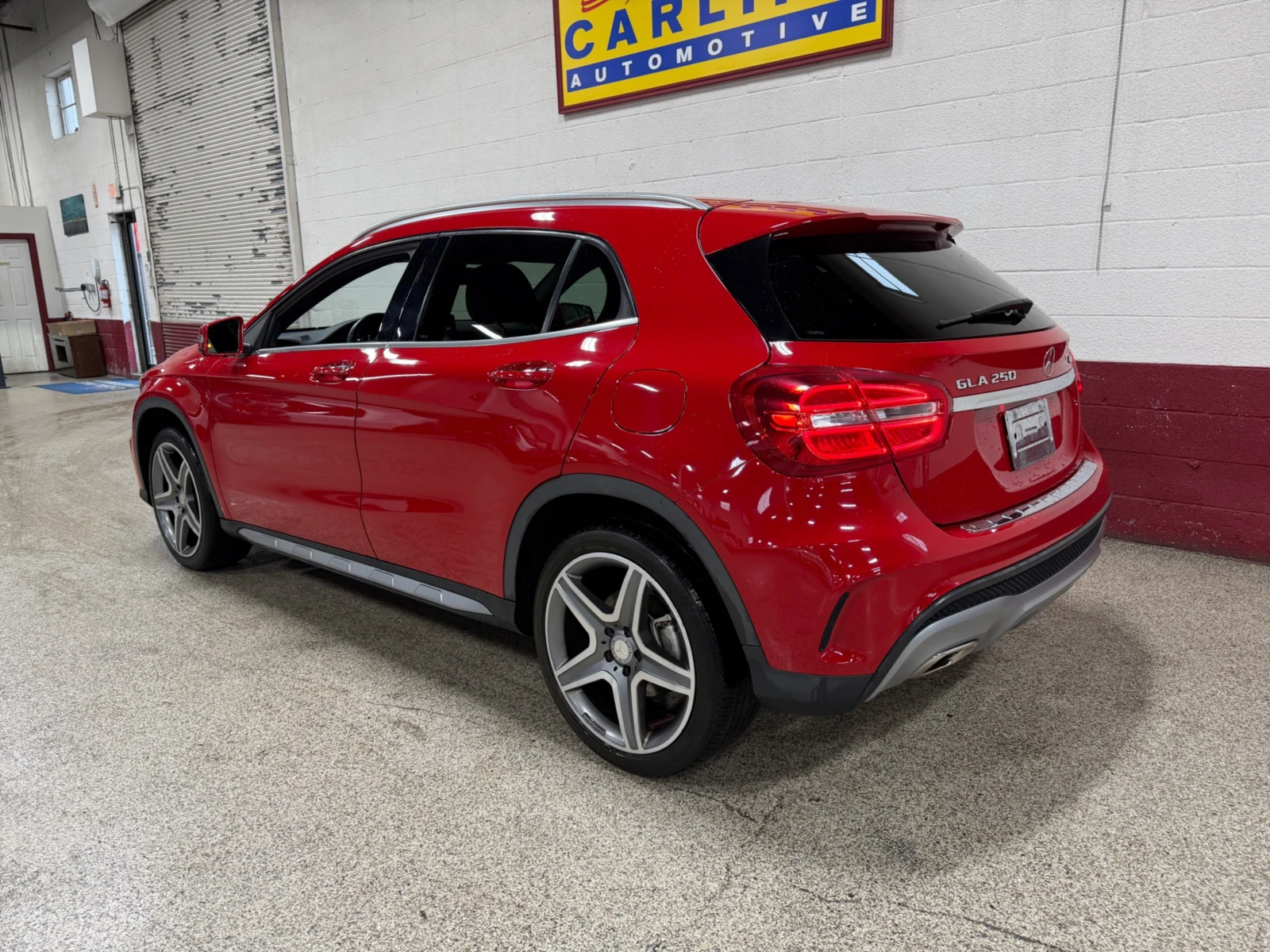 Mercedes-Benz GLA 250 4Matic / AMG PKG  - изображение 3