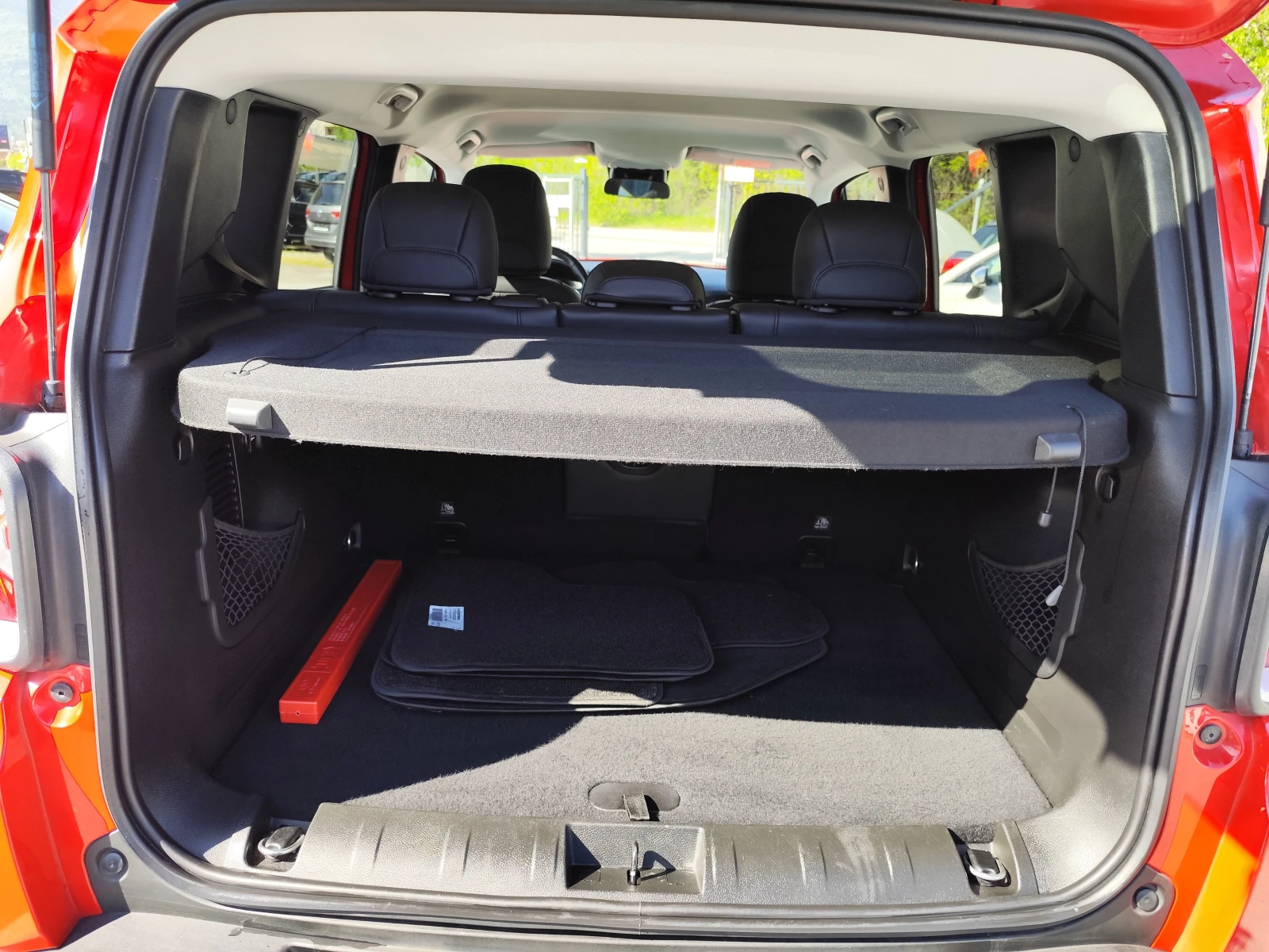 Jeep Renegade 1.6mJTD* ABTOMATИK* NAVI* KAMEPA* MMI* 85000km!!, снимка 13 - Автомобили и джипове - 54564490