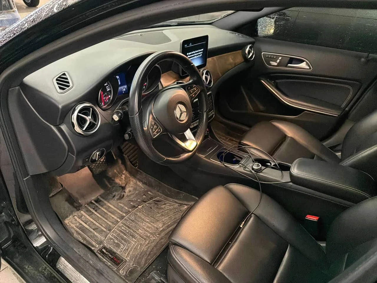 Mercedes-Benz GLA 250 4MATIC/ПАНОРАМА/ПОДГРЕВИ, снимка 7 - Автомобили и джипове - 54889856