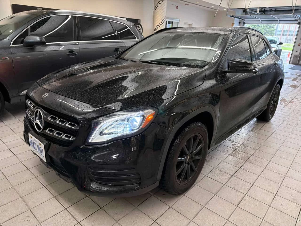 Mercedes-Benz GLA 250 4MATIC/ПАНОРАМА/ПОДГРЕВИ