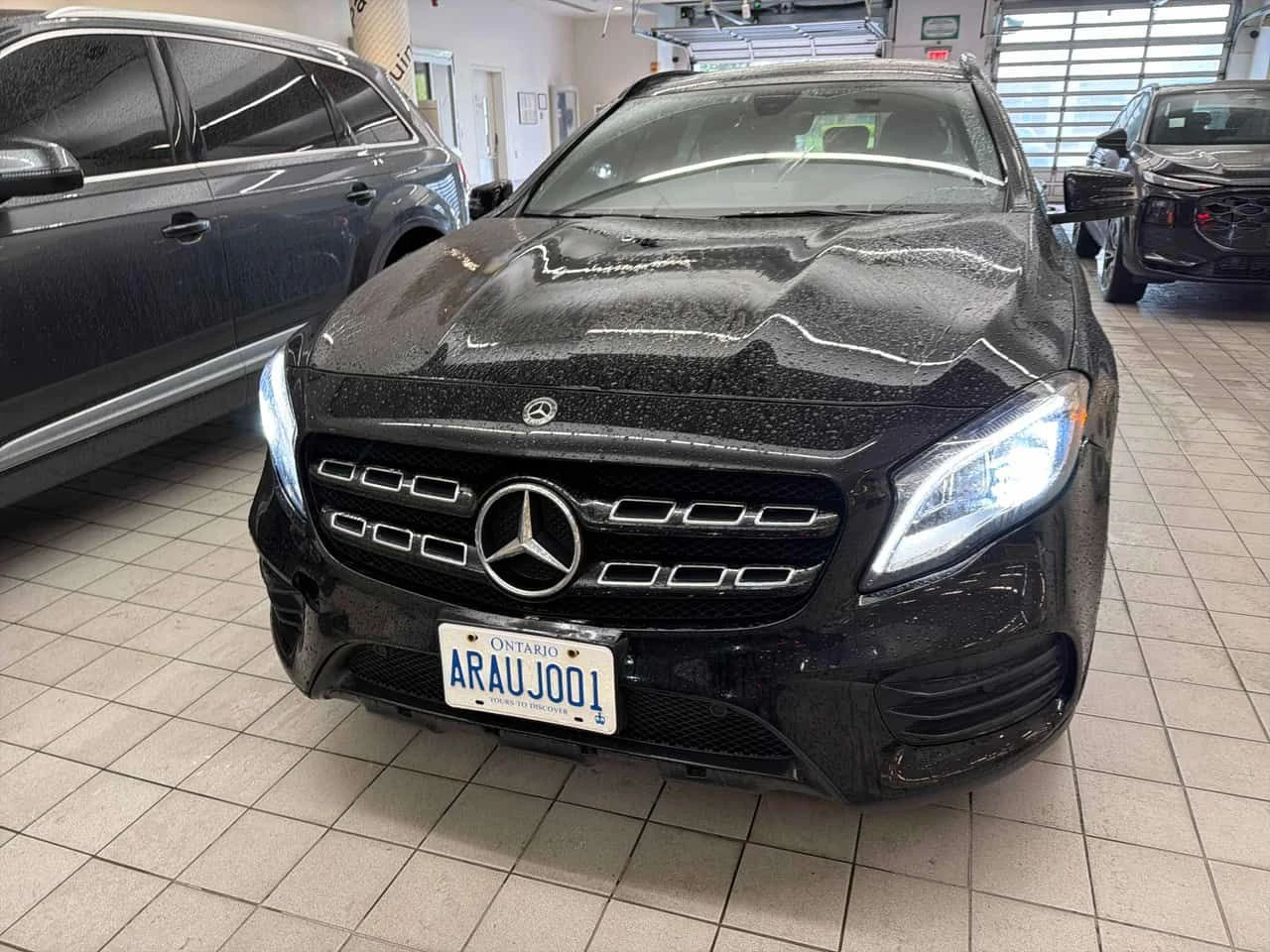 Mercedes-Benz GLA 250 4MATIC/ПАНОРАМА/ПОДГРЕВИ, снимка 2 - Автомобили и джипове - 54889856