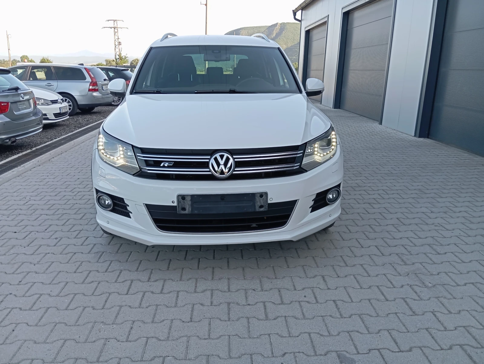VW Tiguan R-Line ЛИЗИНГ , снимка 2 - Автомобили и джипове - 55645382