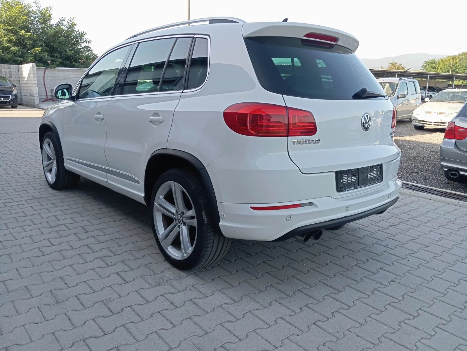 VW Tiguan R-Line ЛИЗИНГ , снимка 4 - Автомобили и джипове - 55645382