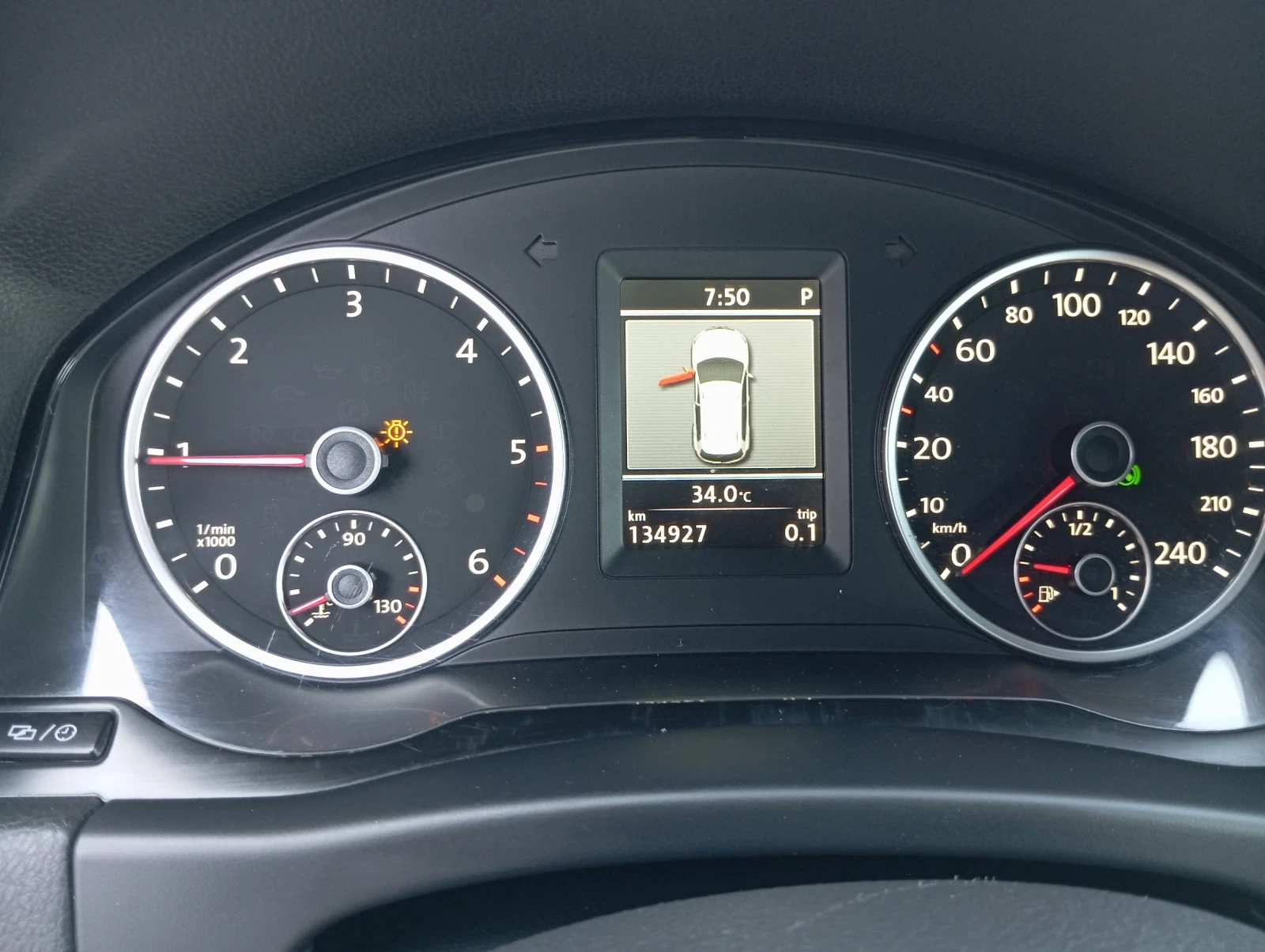 VW Tiguan R-Line ЛИЗИНГ , снимка 12 - Автомобили и джипове - 55645382