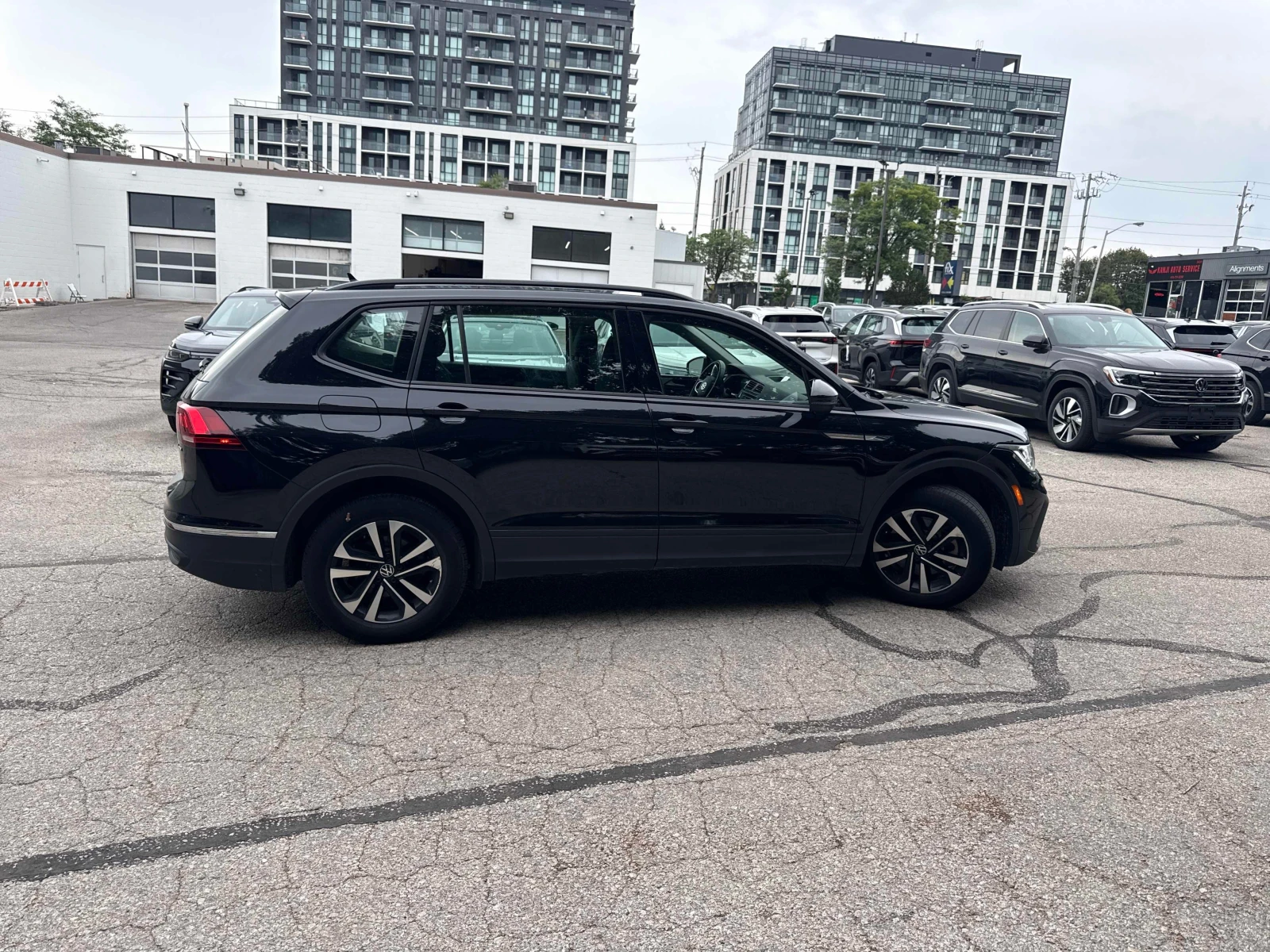 VW Tiguan * Trendline * АВТОКРЕДИТ БЕЗ ПЪРВОНАЧАЛНА ВНОСКА* , снимка 17 - Автомобили и джипове - 55802513
