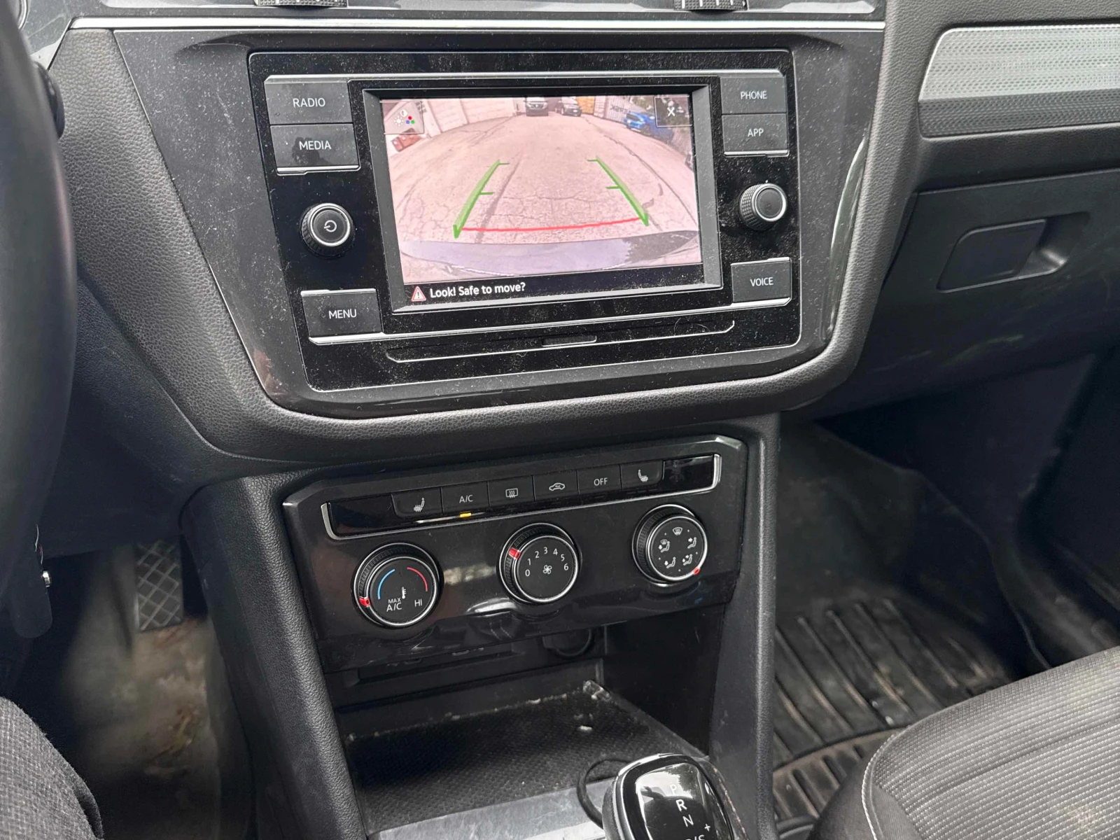VW Tiguan * Trendline * АВТОКРЕДИТ БЕЗ ПЪРВОНАЧАЛНА ВНОСКА* , снимка 9 - Автомобили и джипове - 55802513