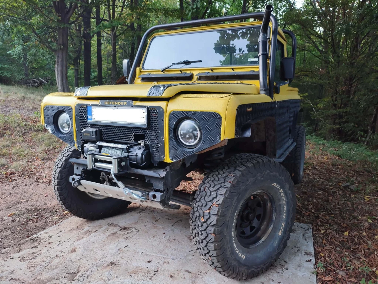 Land Rover Defender 90 Hard Top 2.5TD, снимка 2 - Автомобили и джипове - 55827811