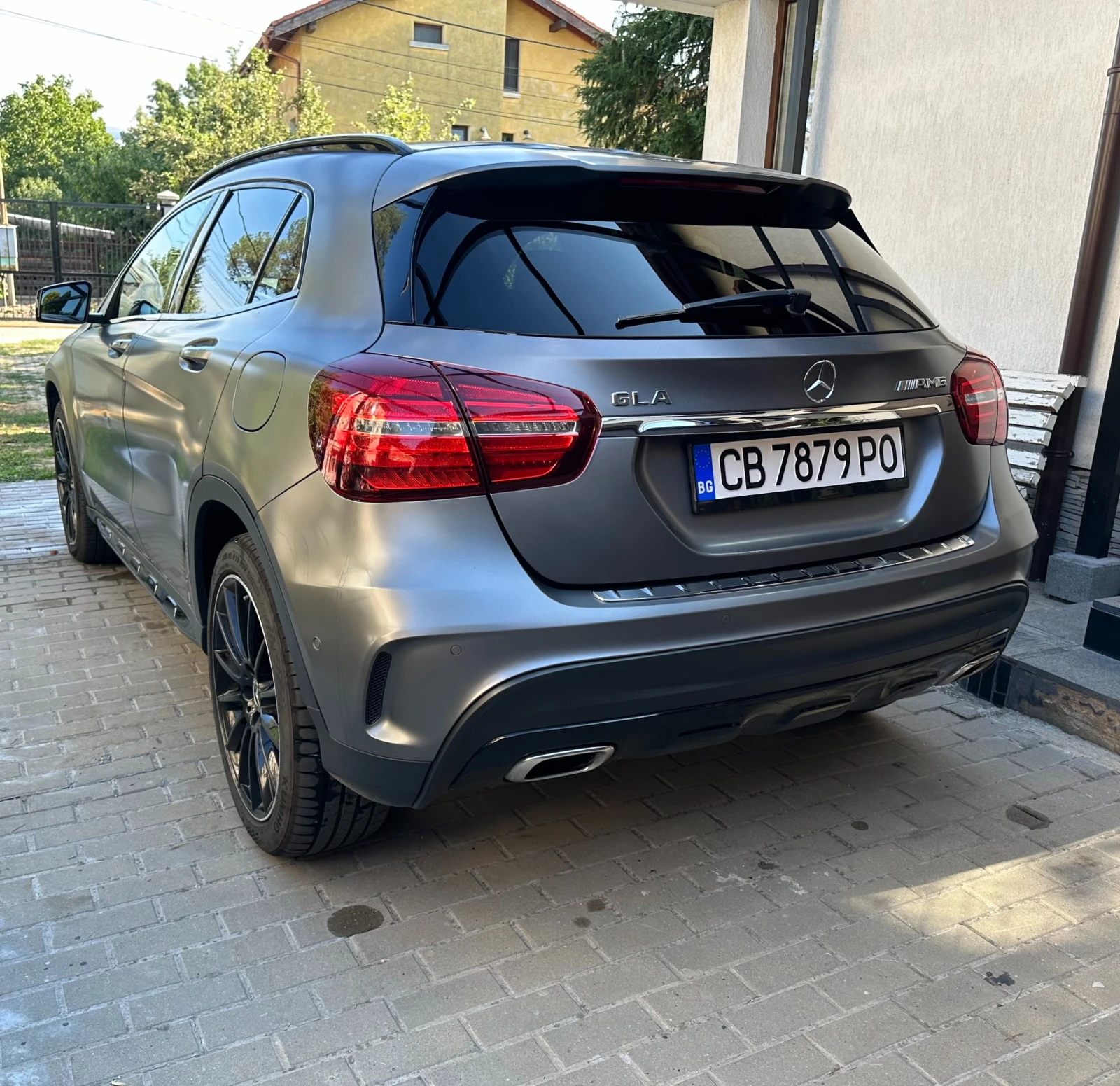 Mercedes-Benz GLA 220 AMG пакет, Mountain Grey Matte, снимка 3 - Автомобили и джипове - 56012036