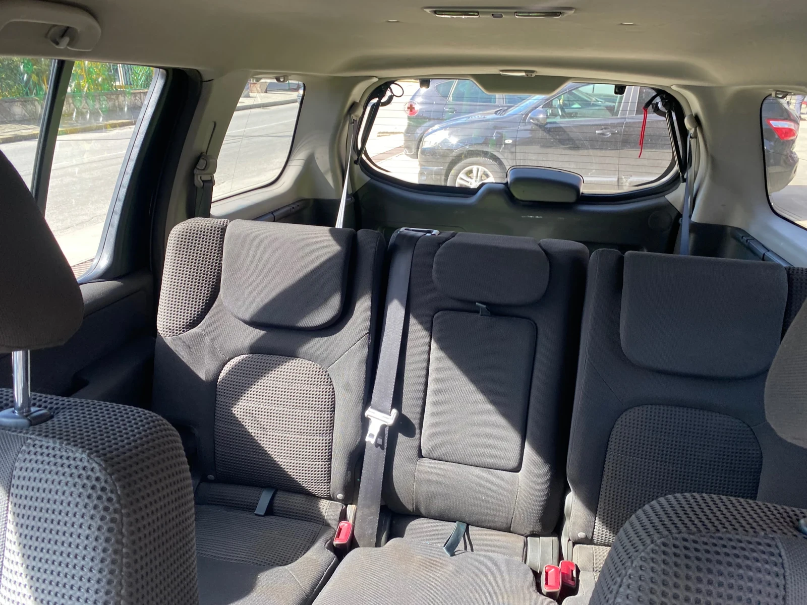 Nissan Pathfinder 7 местен, снимка 2 - Автомобили и джипове - 56523576