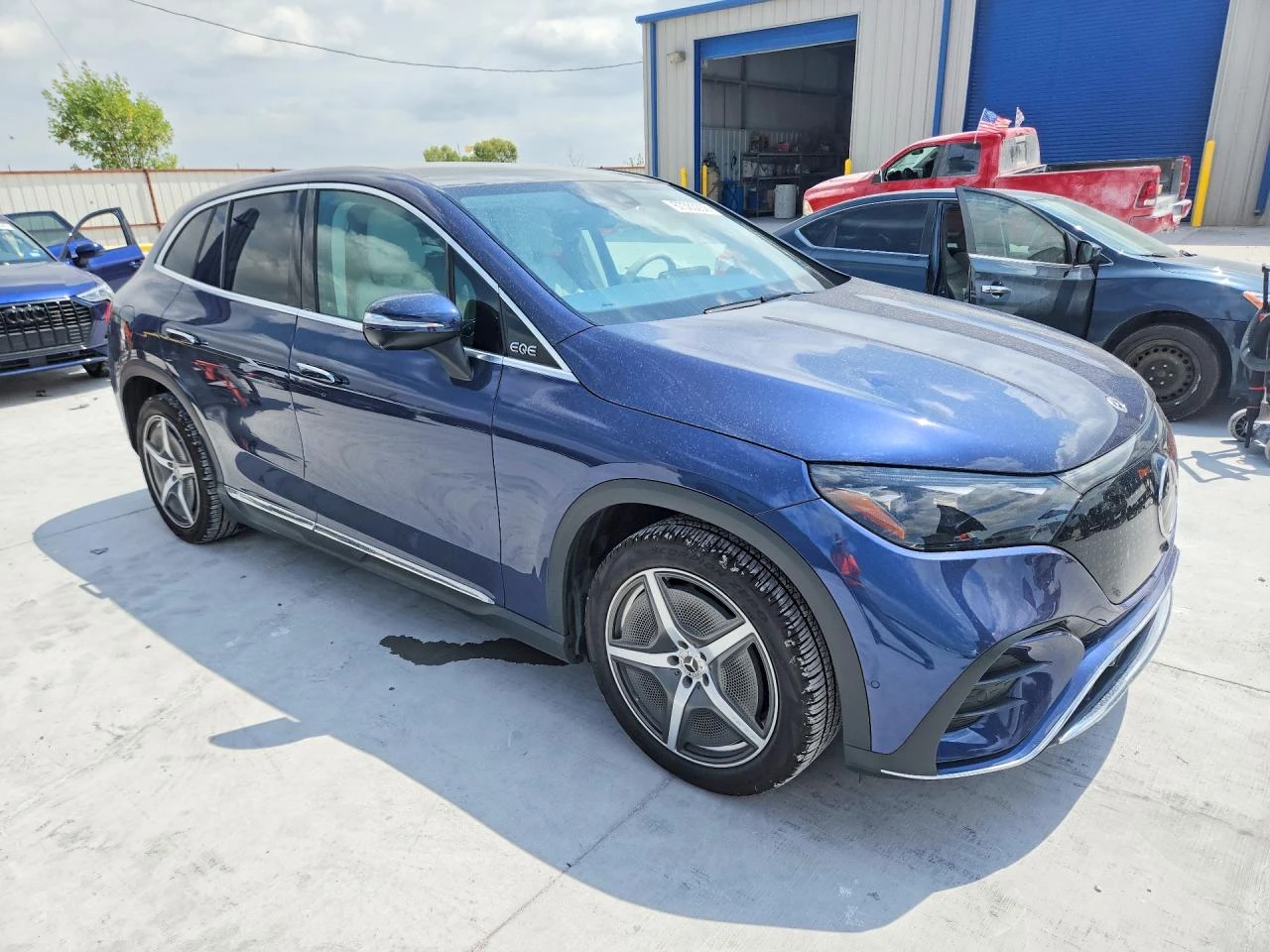 Mercedes-Benz EQE Suv 350+ , снимка 4 - Автомобили и джипове - 56630285