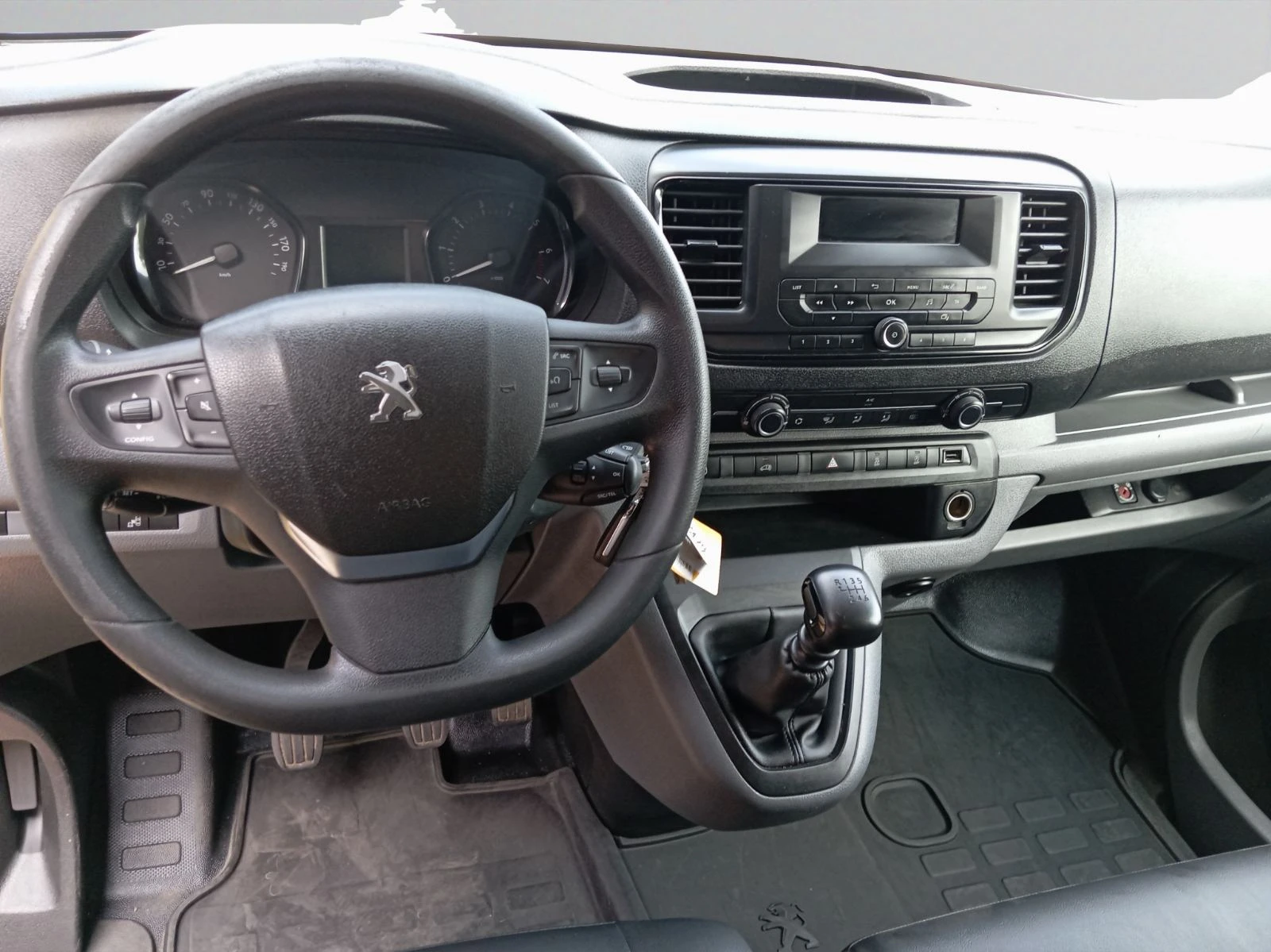 Peugeot Expert Long 2.0 BlueHDi 120 S&S BVM6 E6 - изображение 9