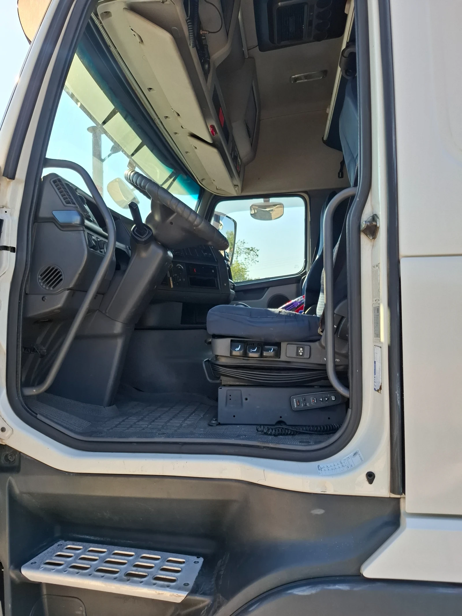 Volvo Fh EEV420, снимка 10 - Камиони - 55550667