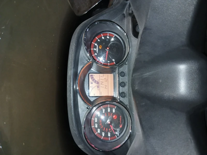 Kymco Downtown TOP състояние нови гуми Mishelin Реални 11400км, снимка 8 - Мотоциклети и мототехника - 52641104