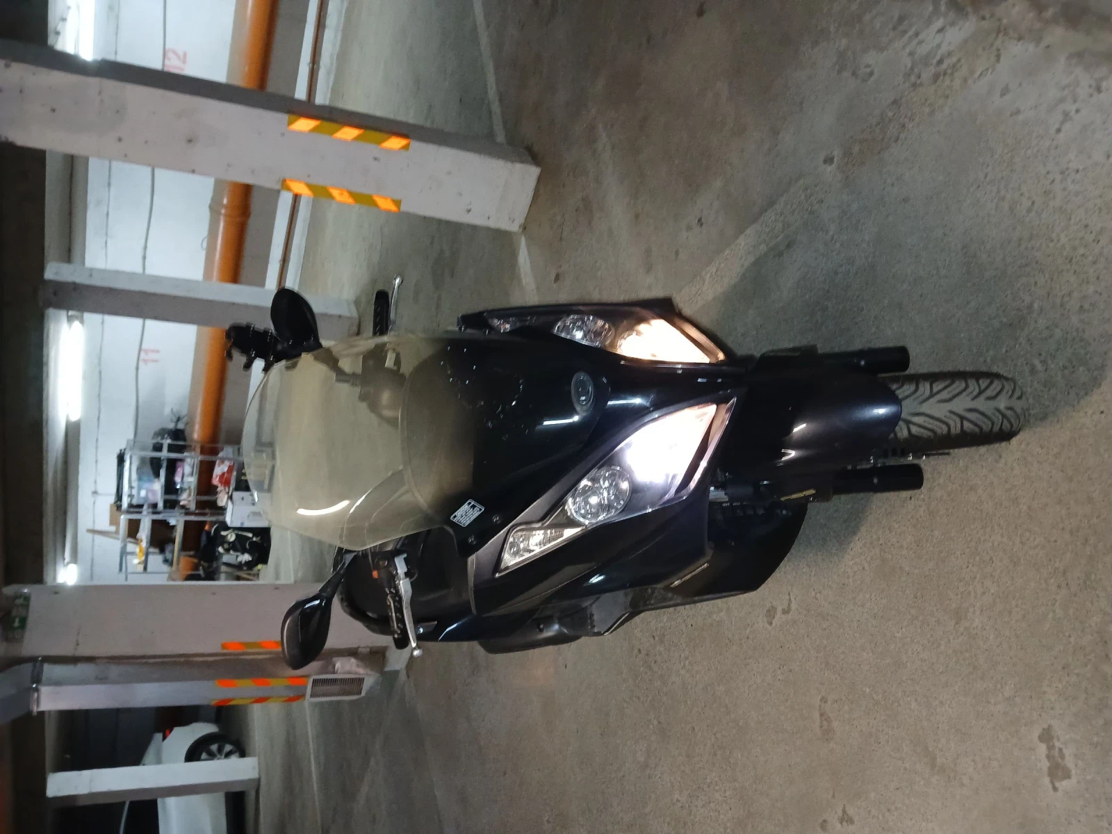 Kymco Downtown TOP състояние нови гуми Mishelin Реални 11400км - изображение 10