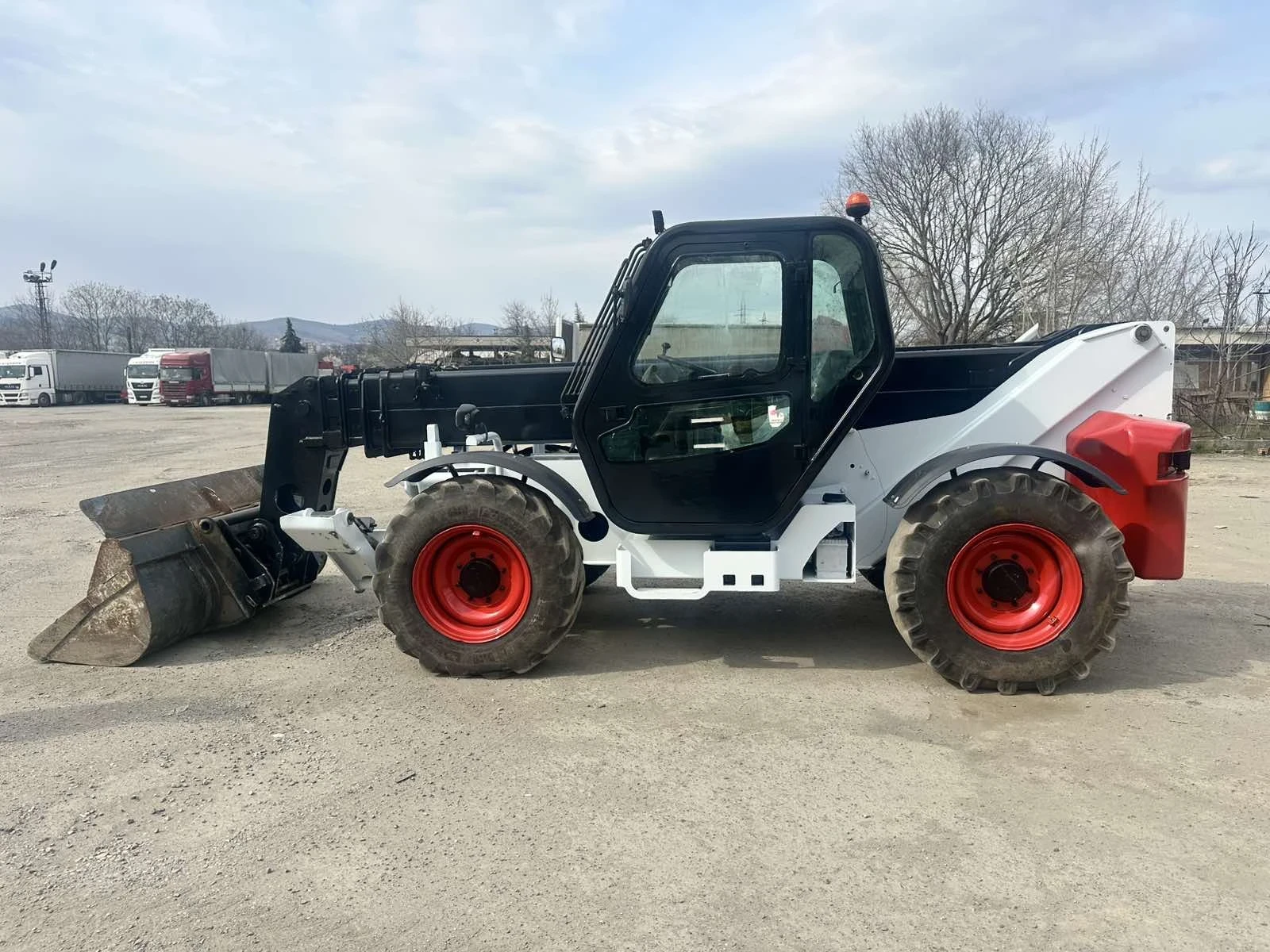 Телескопични товарачи Bobcat Bobcat T40140, снимка 2 - Индустриална техника - 53928343