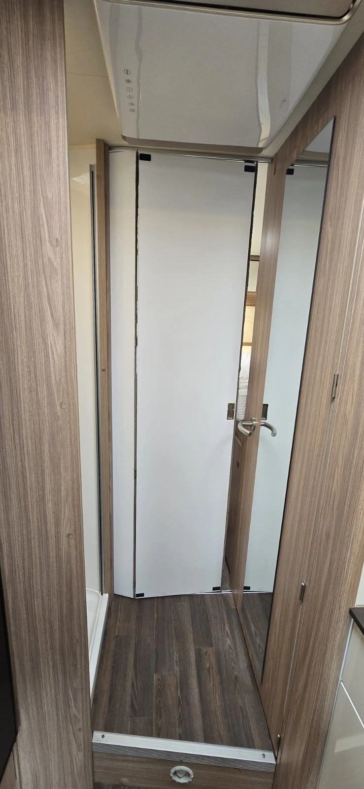  Burstner Delfin 727 | Mobile.bg   17