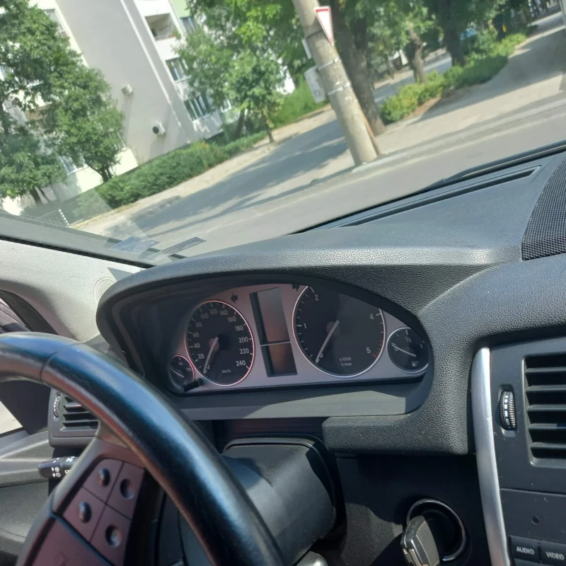 Mercedes-Benz B 180, снимка 4 - Автомобили и джипове - 47730030