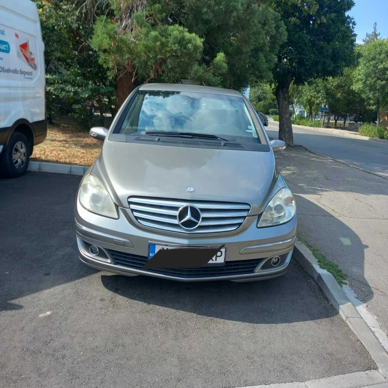 Mercedes-Benz B 180, снимка 1 - Автомобили и джипове - 47730030