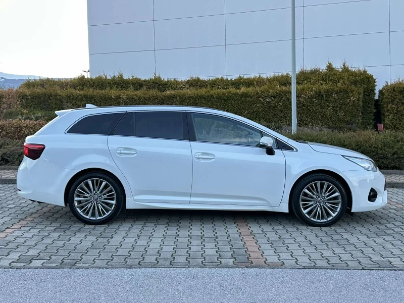 Toyota Avensis 1.8 i-147 К.С* TOP FULL FULL* , снимка 8 - Автомобили и джипове - 48410097