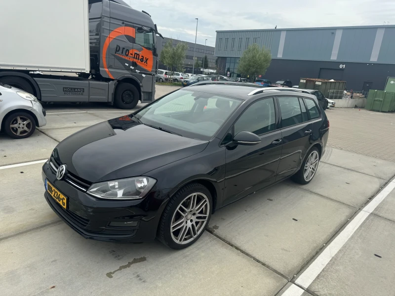 VW Golf, снимка 1 - Автомобили и джипове - 48507933