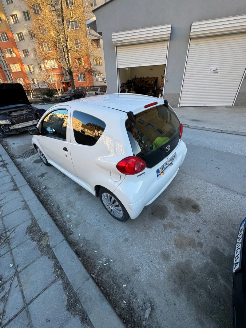 Toyota Aygo, снимка 14 - Автомобили и джипове - 49414831