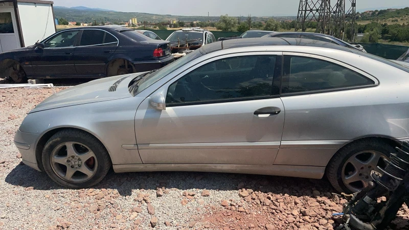 Mercedes-Benz C 220 2.2 cdi 143 ръчка, снимка 2 - Автомобили и джипове - 50966602