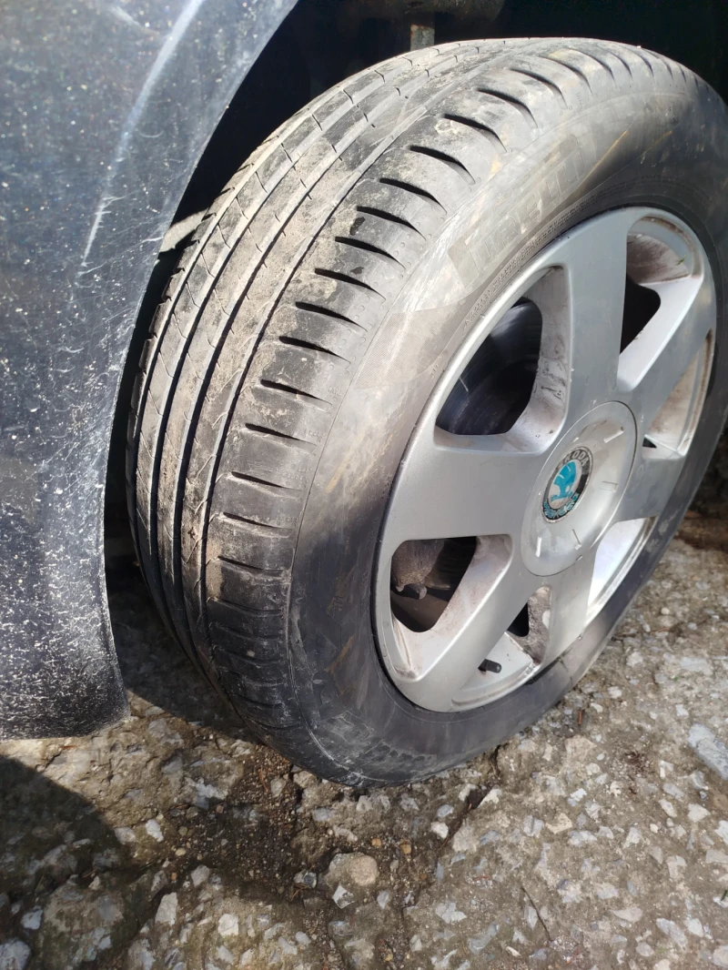 Skoda Octavia, снимка 15 - Автомобили и джипове - 53134924