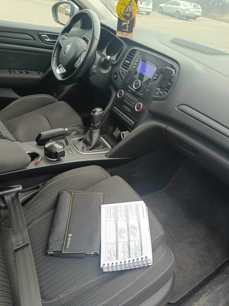 Renault Megane, снимка 10 - Автомобили и джипове - 53447894