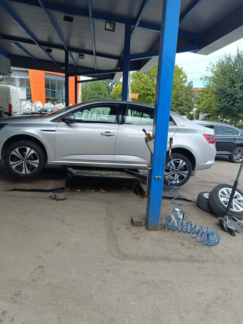 Renault Megane, снимка 5 - Автомобили и джипове - 53447894