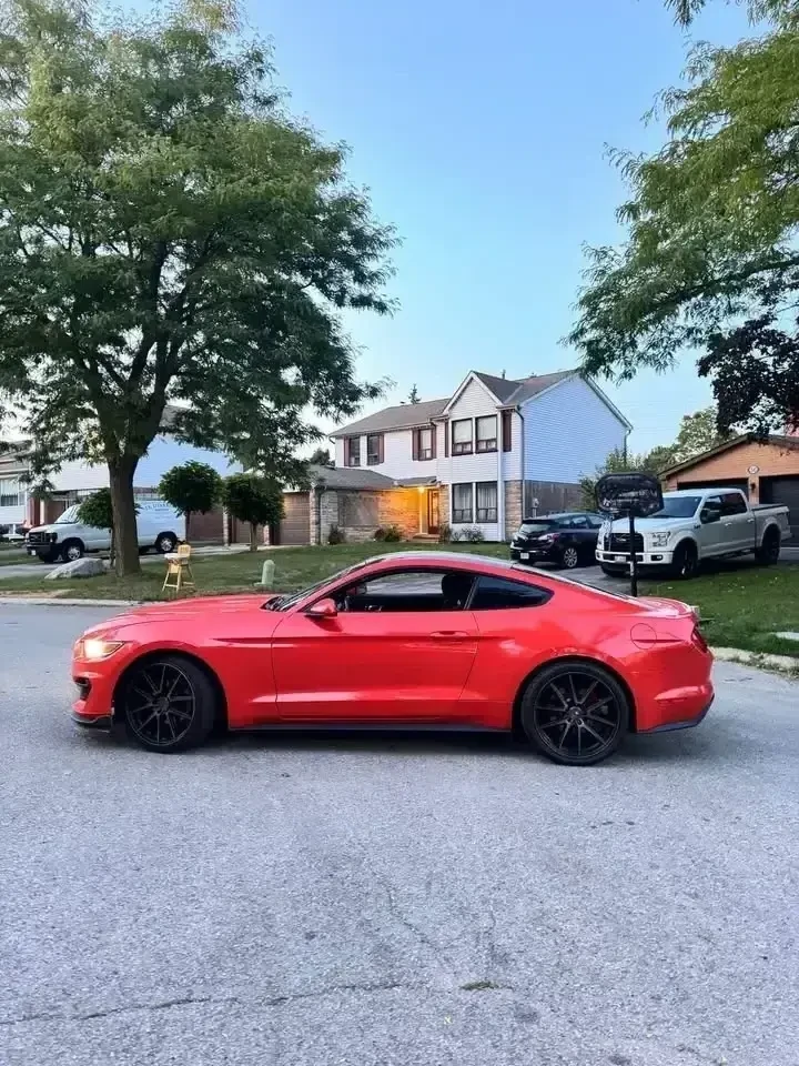 Ford Mustang * * CARFAX * * АВТОКРЕДИТ * *  - изображение 5