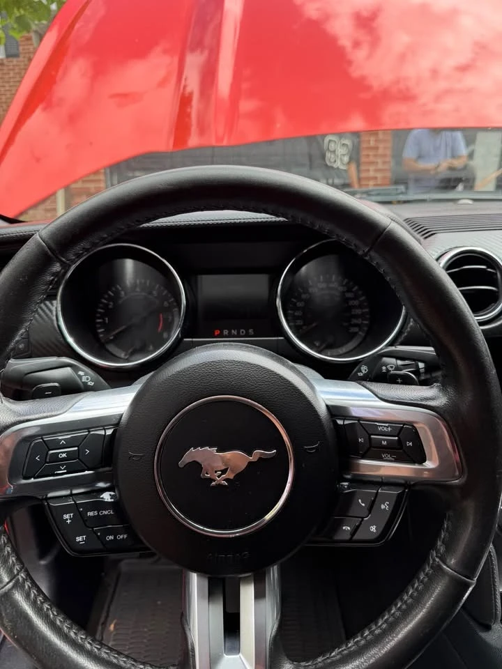 Ford Mustang * * CARFAX * * АВТОКРЕДИТ * *  - изображение 10