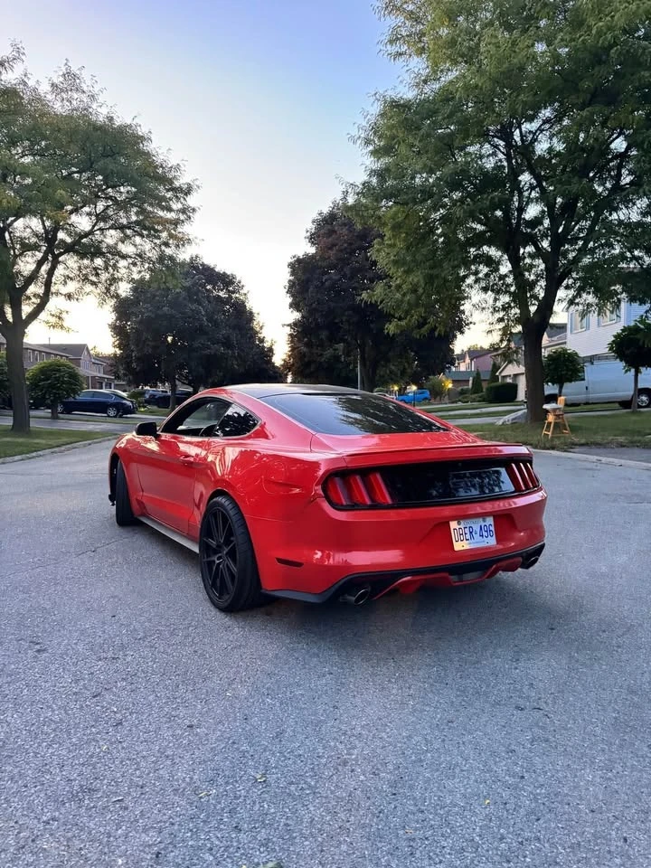 Ford Mustang * * CARFAX * * АВТОКРЕДИТ * *  - изображение 4
