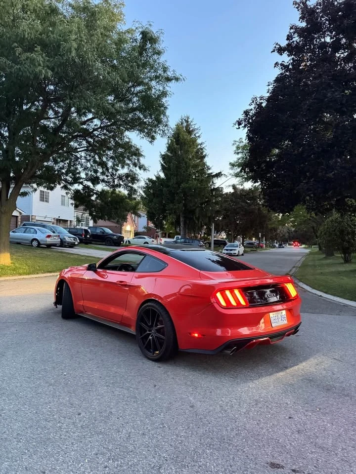 Ford Mustang * * CARFAX * * АВТОКРЕДИТ * *  - изображение 6