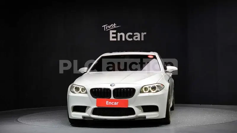 BMW M5 FULL | DISTRONIC | HEAD-UP | ОБДУХВАНЕ | ТЕХНОТЕСТ, снимка 3 - Автомобили и джипове - 54252570