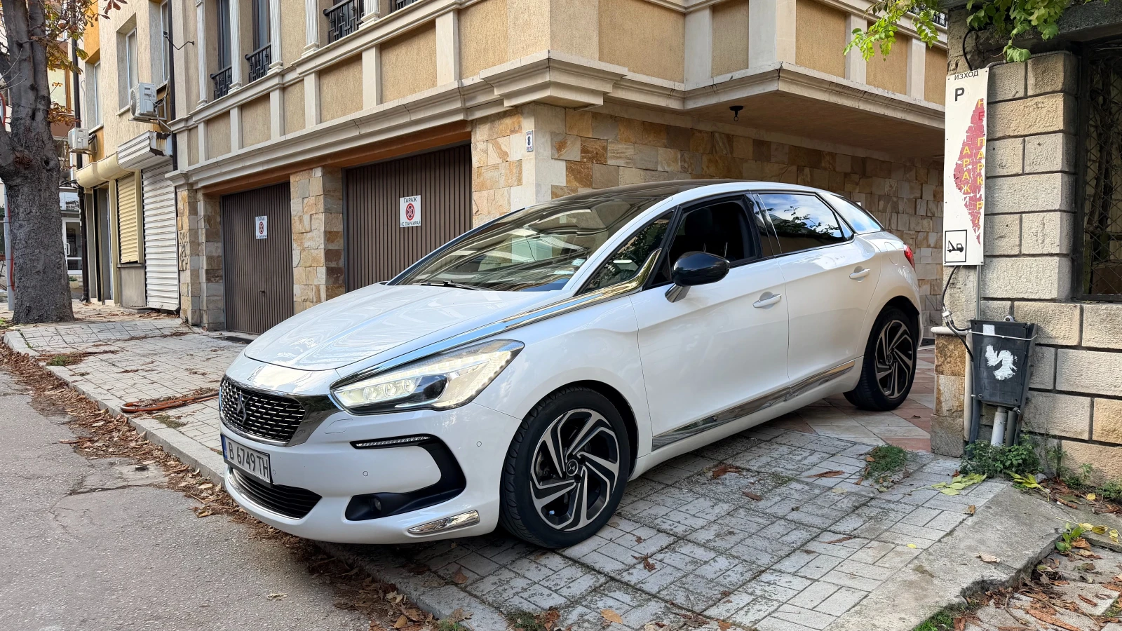 DS DS 5, снимка 1