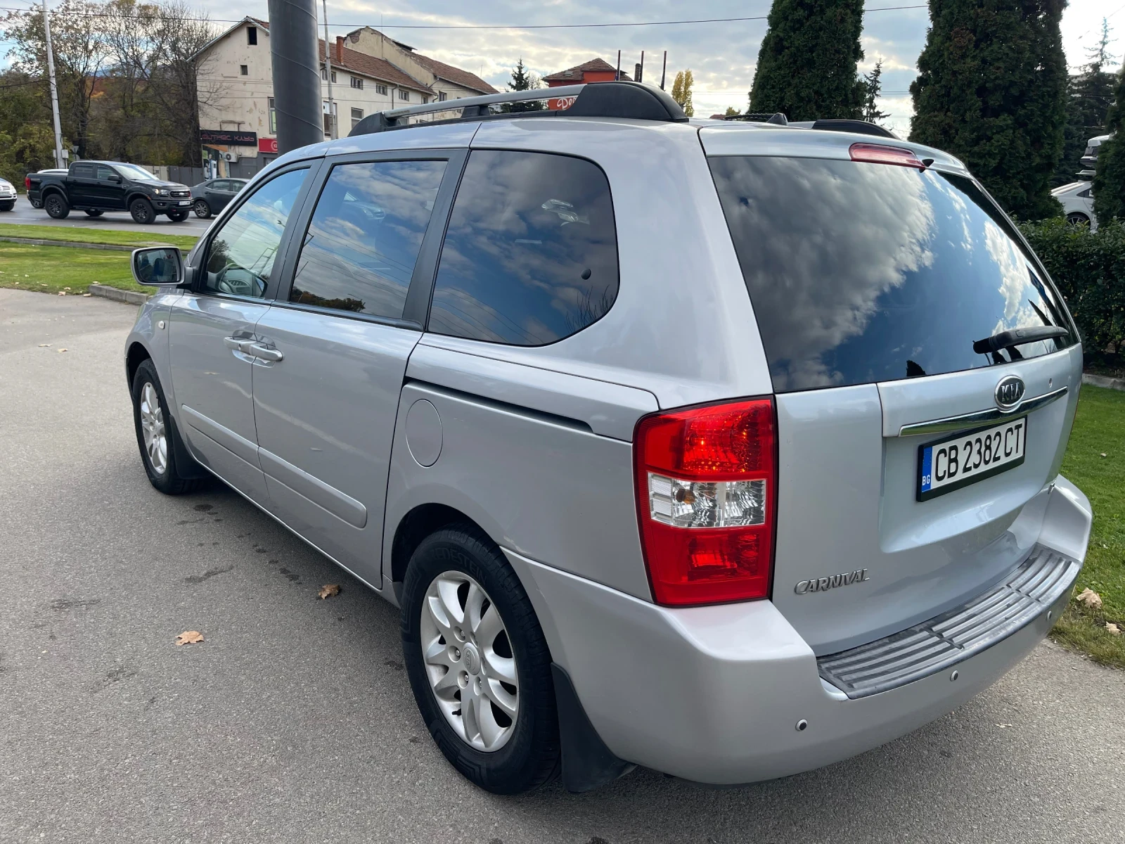 Kia Carnival CRDi - изображение 6