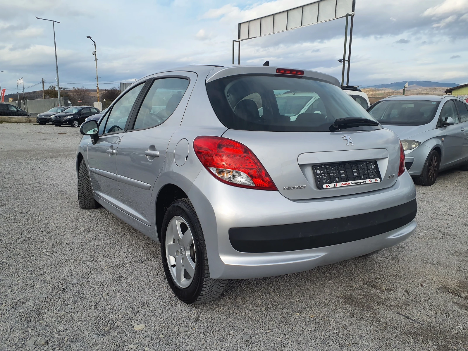 Peugeot 207 1.4I  - изображение 2