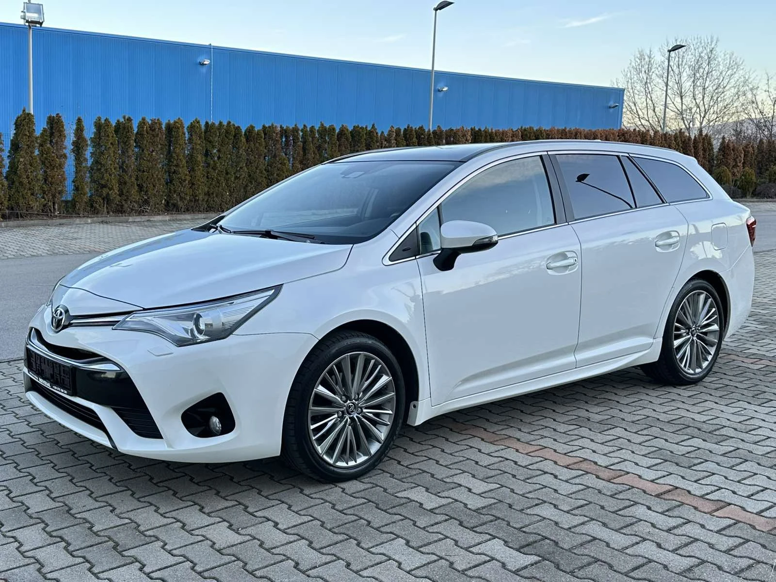 Toyota Avensis 1.8 i-147 К.С* TOP FULL FULL*  - изображение 2