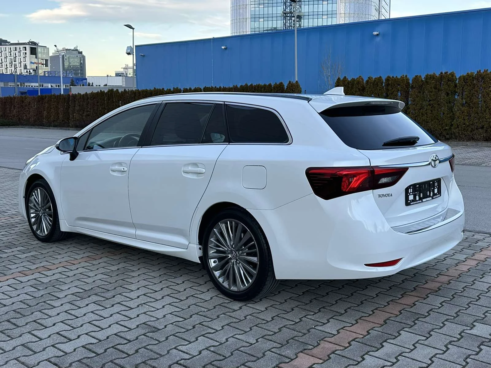 Toyota Avensis 1.8 i-147 К.С* TOP FULL FULL*  - изображение 4