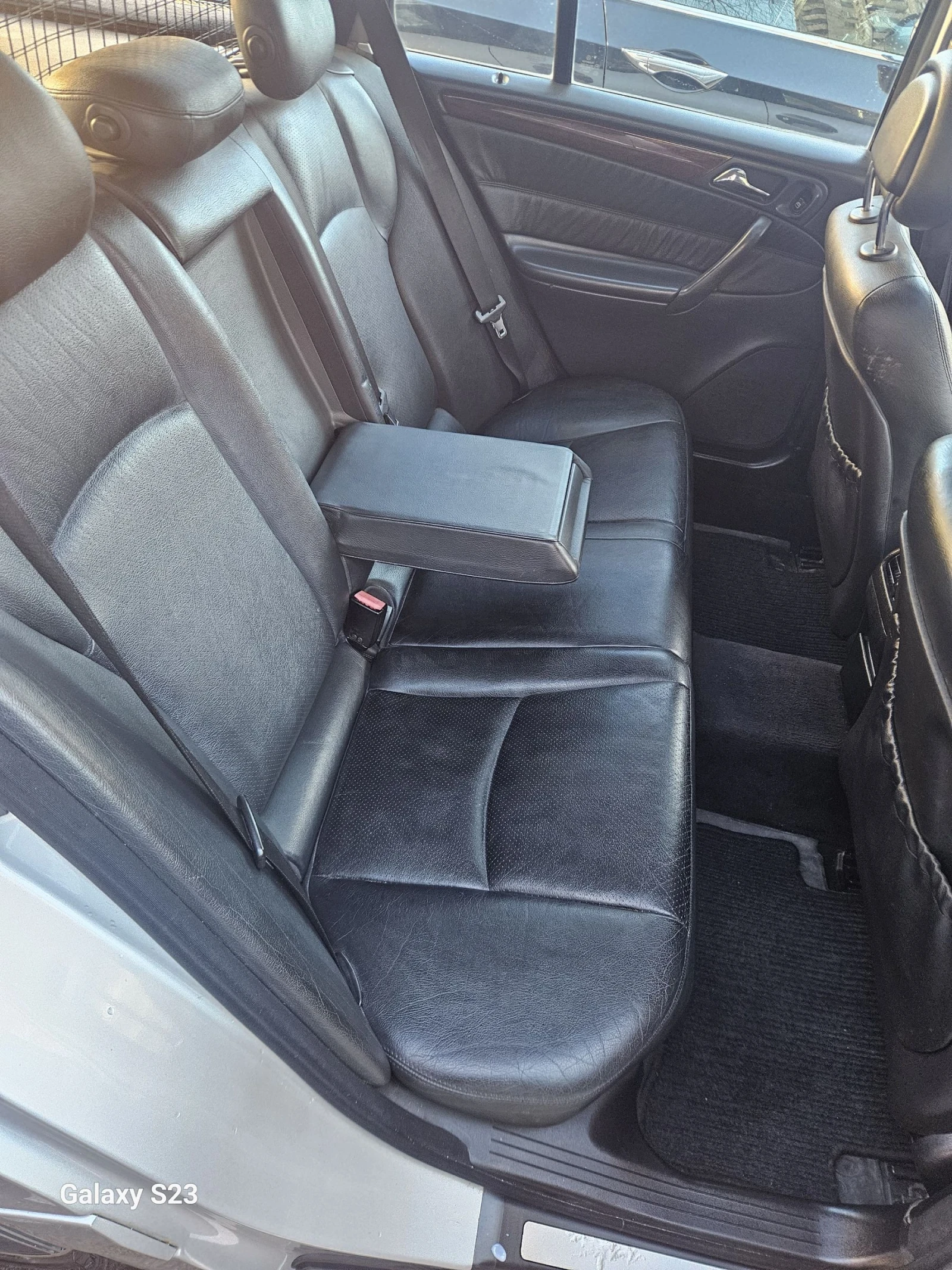 Mercedes-Benz C 220 FACELIFT 2.2 150 - изображение 9