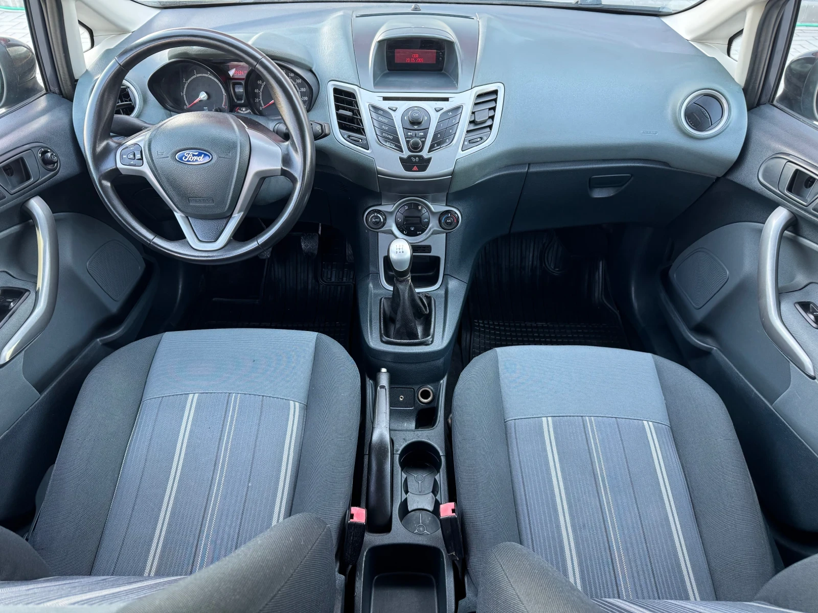 Ford Fiesta 1.4i 97к.с CLIMATRONIC / EURO 5 - изображение 10