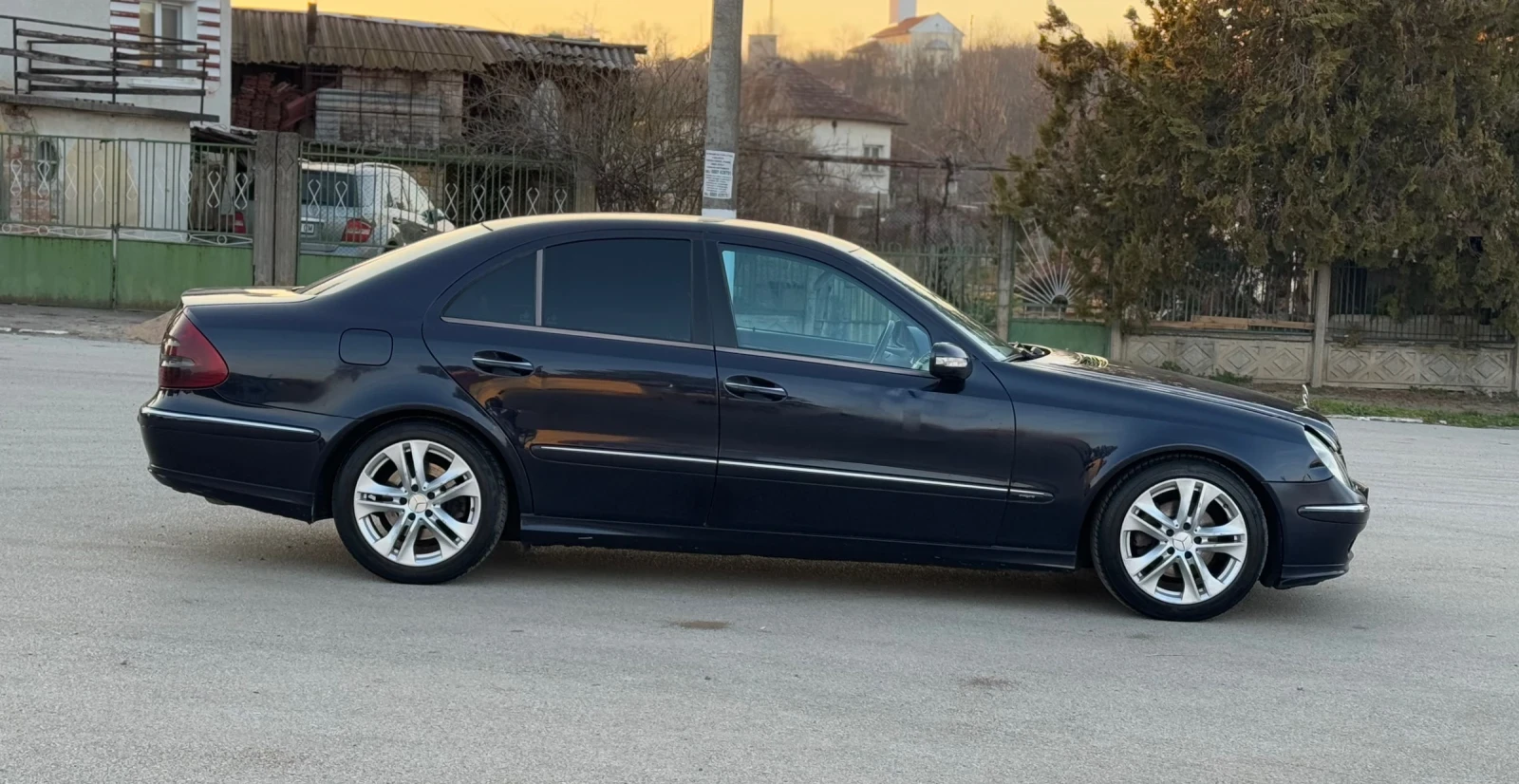 Mercedes-Benz E 270, снимка 6 - Автомобили и джипове - 53830251