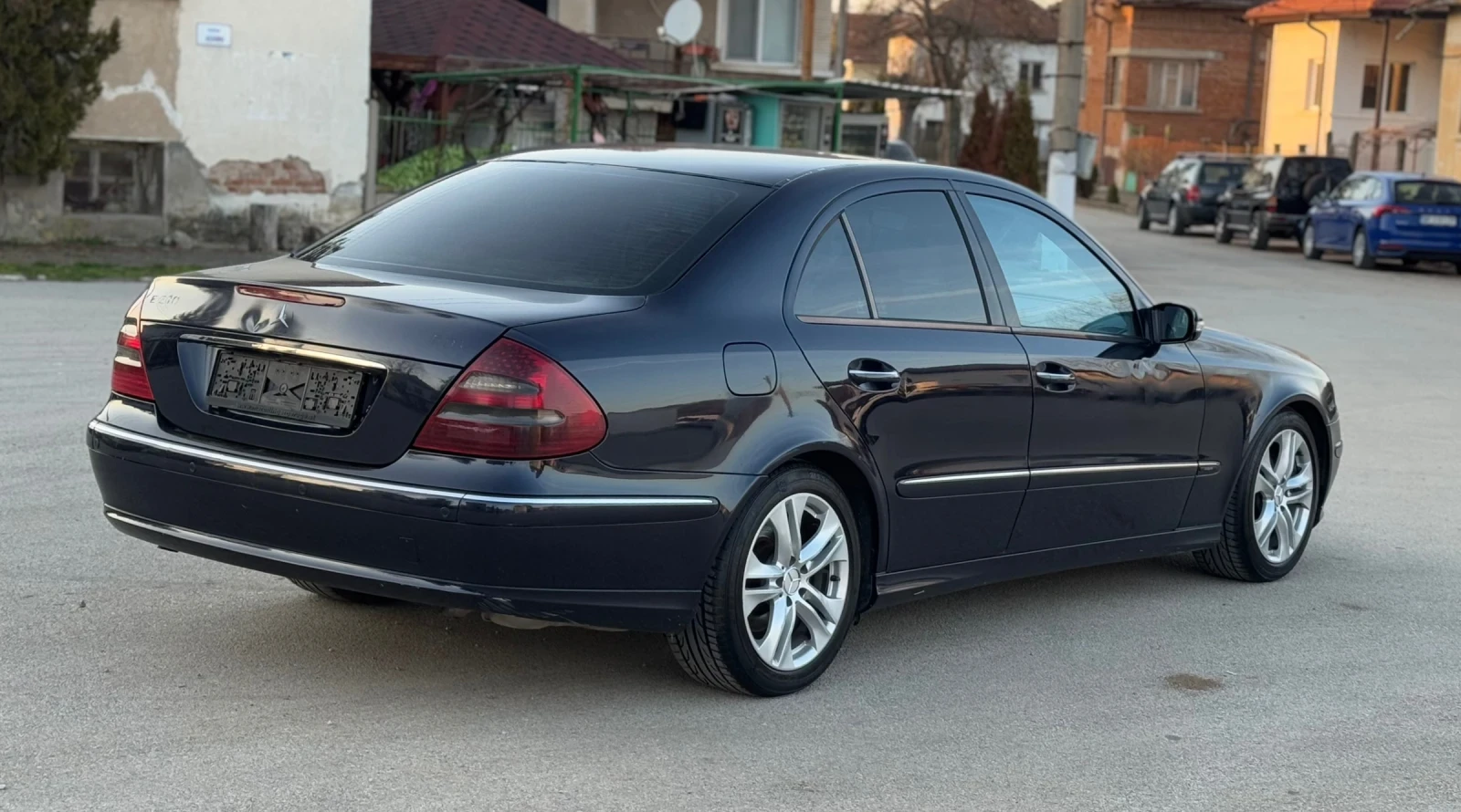 Mercedes-Benz E 270, снимка 5 - Автомобили и джипове - 53830251