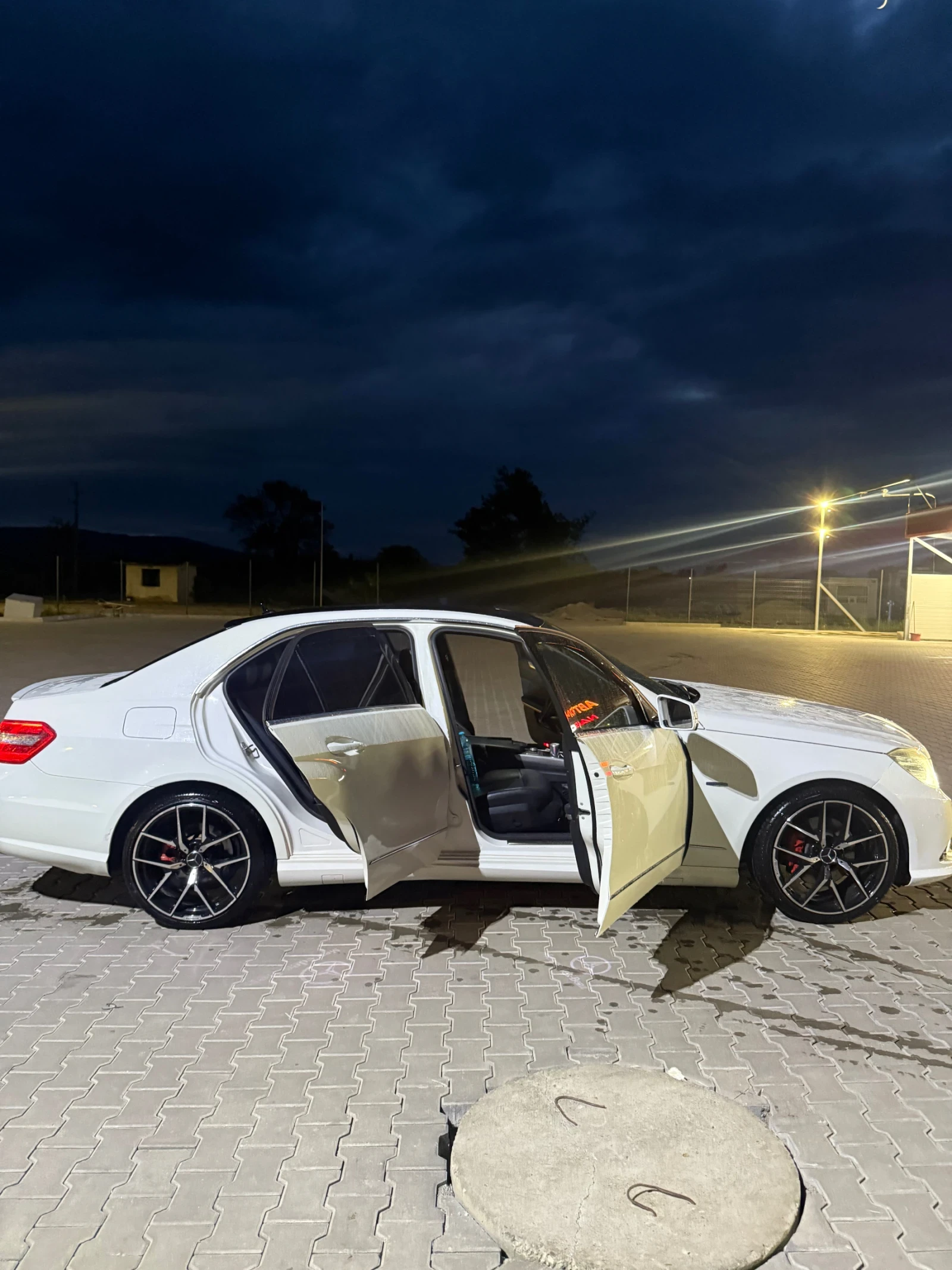 Mercedes-Benz E 350 Mercedes E350 AMG Pack 7G , снимка 3 - Автомобили и джипове - 53930130