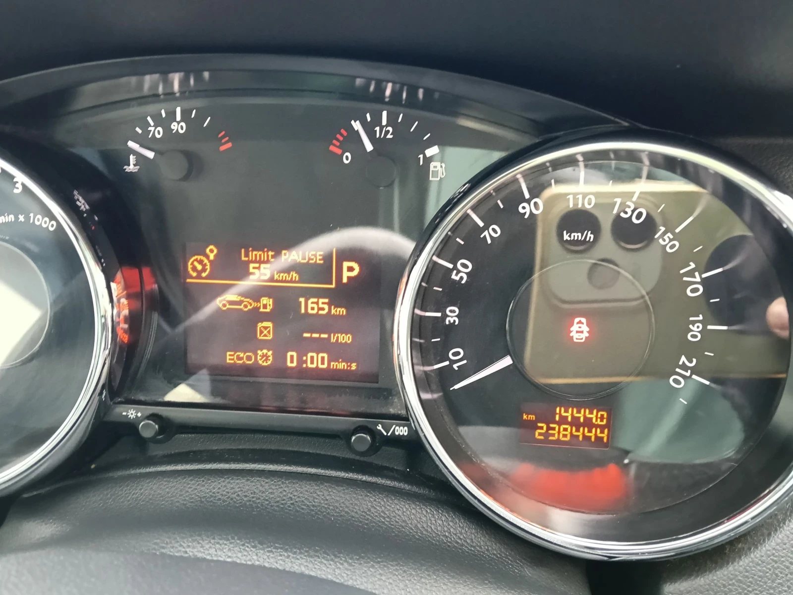 Peugeot 5008 1.6 blu HDI 120 hp, снимка 4 - Автомобили и джипове - 54207266