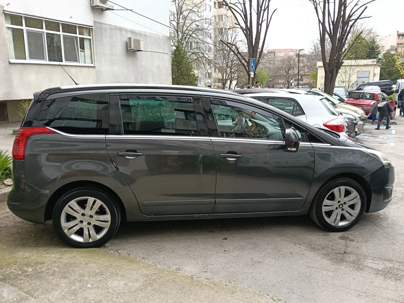 Peugeot 5008 1.6 blu HDI 120 hp, снимка 12 - Автомобили и джипове - 54207266