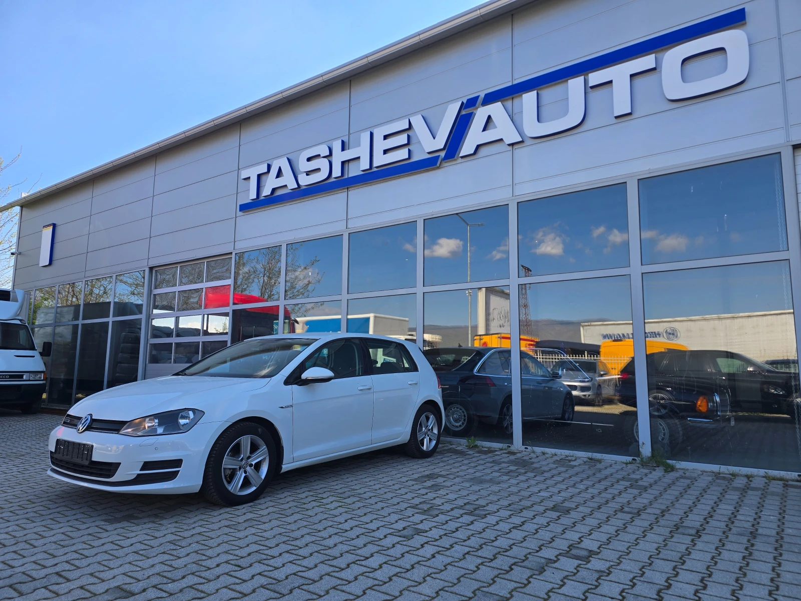 VW Golf 7 BLUEMOTION !! , снимка 4 - Автомобили и джипове - 54210668